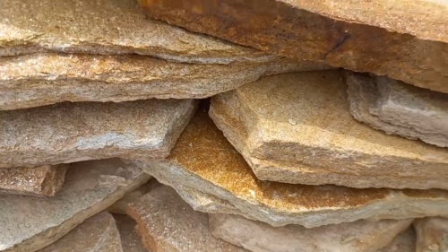 Плитняк златолит жёлтый золотистый для отмостки купить в Брянской области