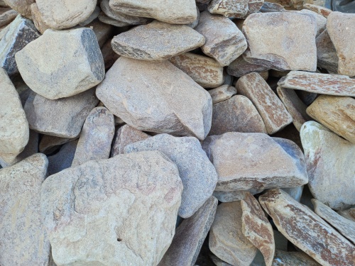 Златолит жёлтый, жёлто-зелёный глыбки и валуны для ланшафтного дизайна купить в Брянской области