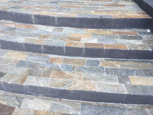 Плитка из Златолита Уральского для лестницы купить в Брянской области