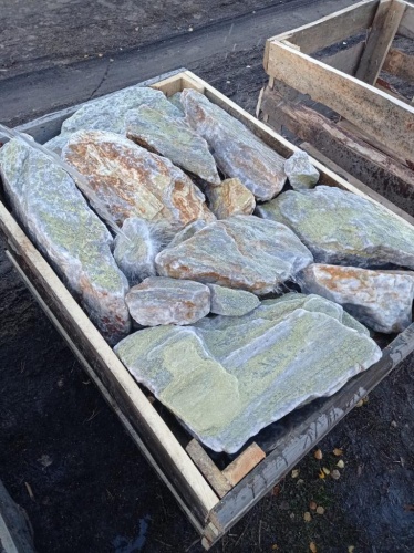 Златолит жёлтый, жёлто-зелёный глыбки и валуны для ланшафтного дизайна купить в Брянской области