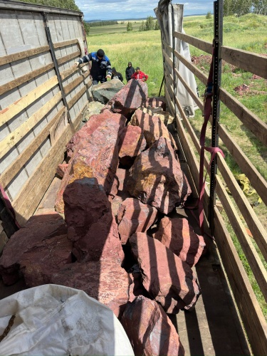 Ландшафтные глыбы красно-фиолетовые 200-1000 килограмм купить в Брянской области