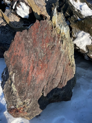 Ландшафтные глыбы красно-фиолетовые 200-1000 килограмм купить в Брянской области