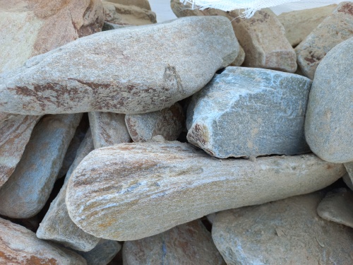 Златолит жёлтый, жёлто-зелёный глыбки и валуны для ланшафтного дизайна купить в Брянской области