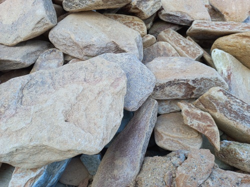 Златолит жёлтый, жёлто-зелёный глыбки и валуны для ланшафтного дизайна купить в Брянской области