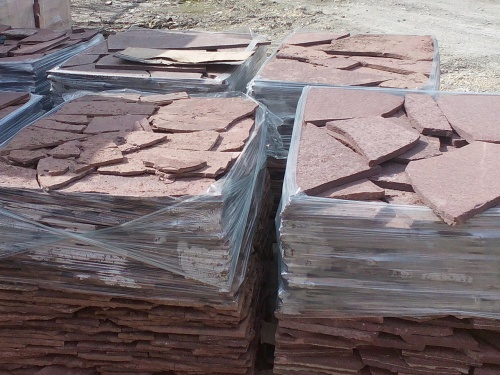 Плитняк лемезит бордовый для облицовки цоколя 20-25 мм  купить в Брянской области